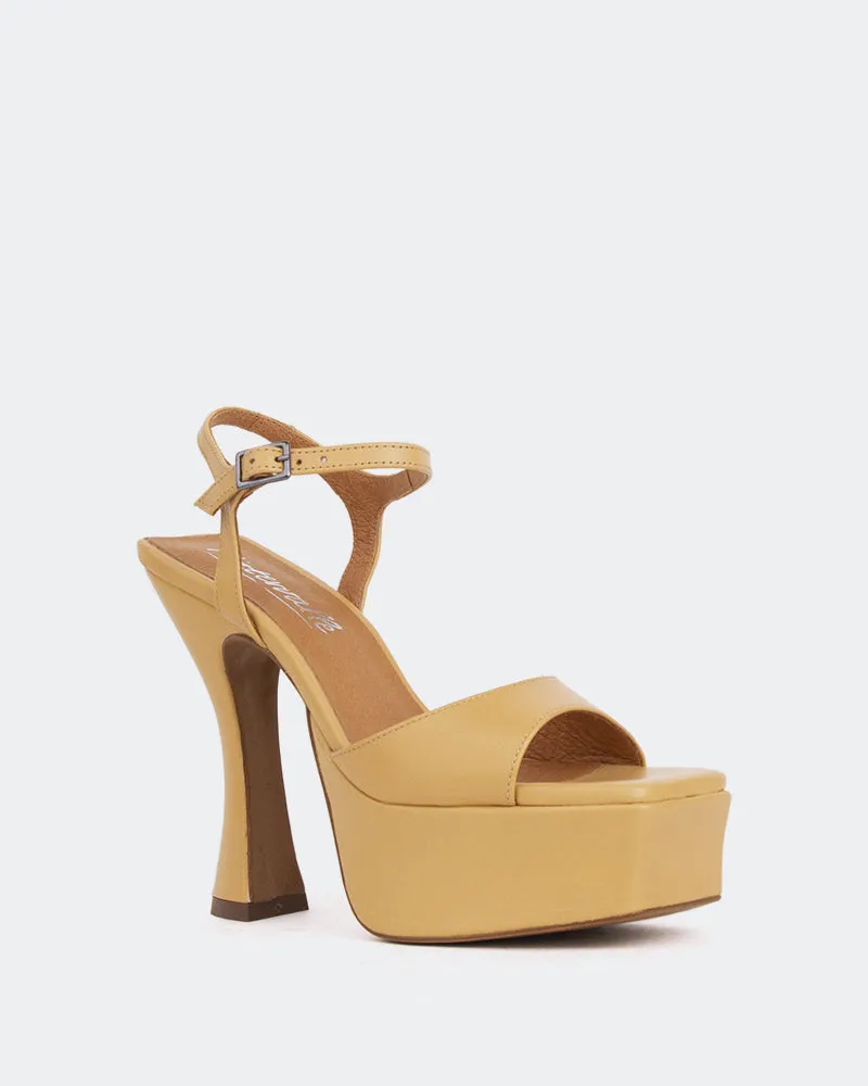 Betsey Camel Leather/Cuir Chmeau