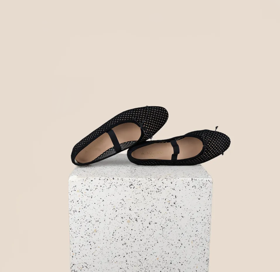 Como Strap - Perforated Black