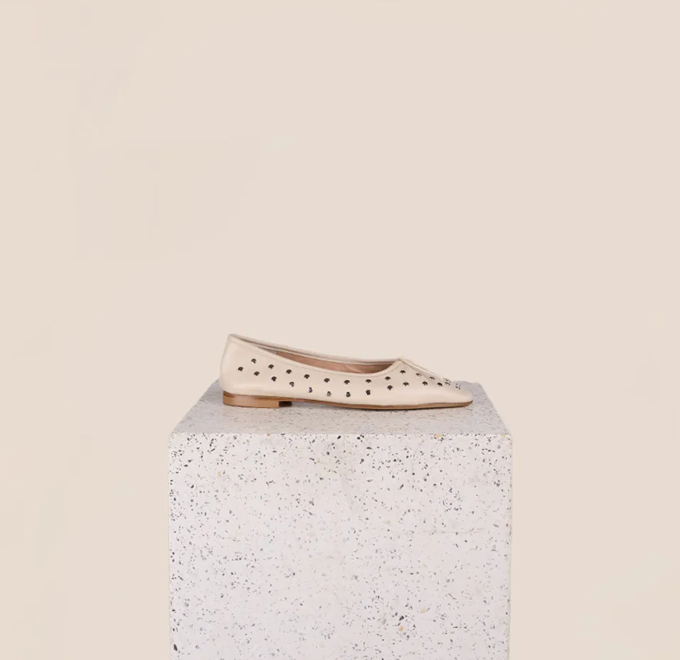 Como Studs Ivory