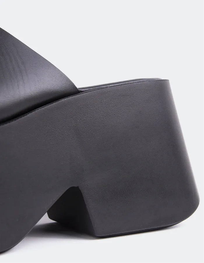 Fidle Black Leather