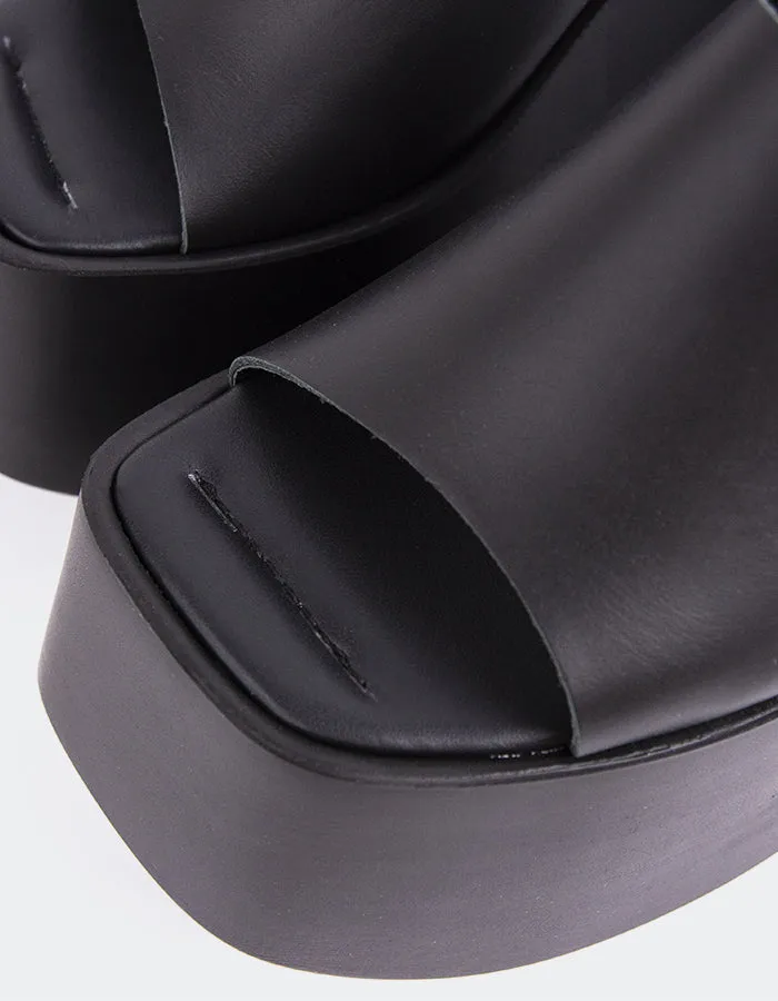 Fidle Black Leather