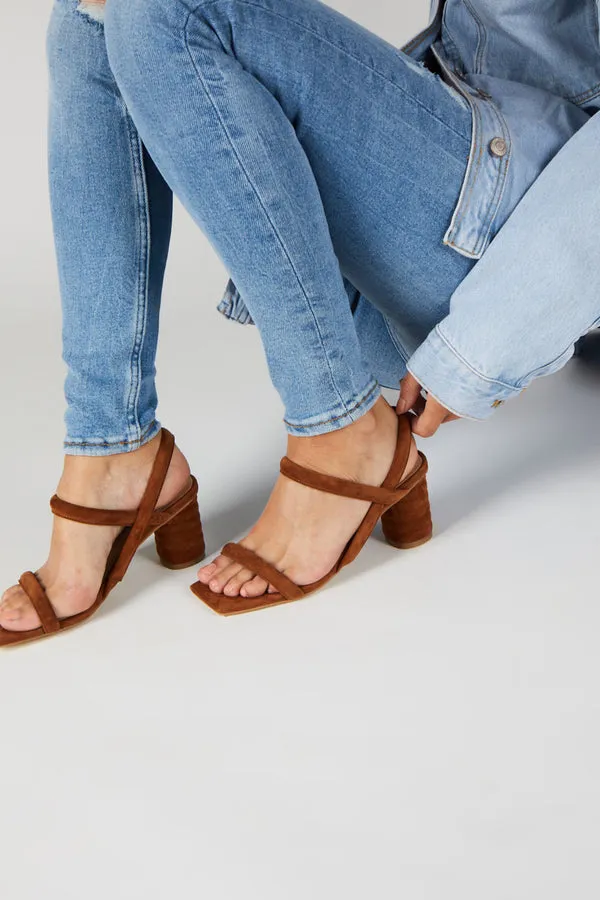 KIFTON SANDAL SIZE  10